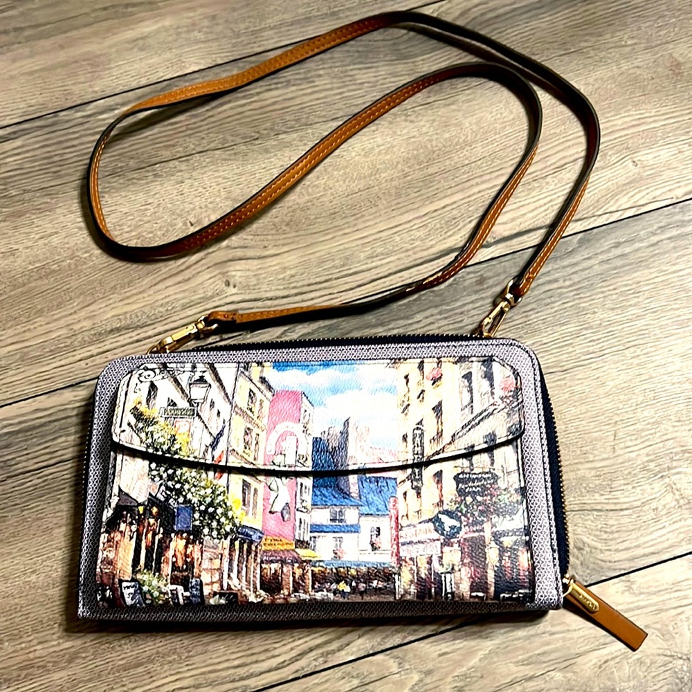 Parfois purse in great condition!